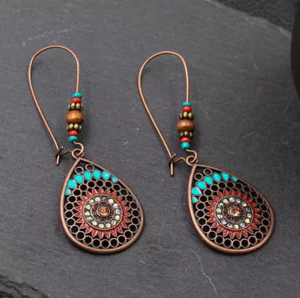 Copper-toned teardrop earring